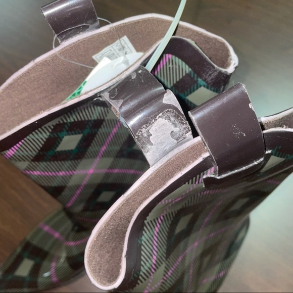 NWT dav Rainboots - Picture 4 of 12